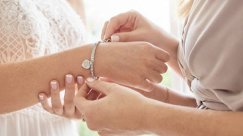 Comprar joyas de mujer para llevar en una boda