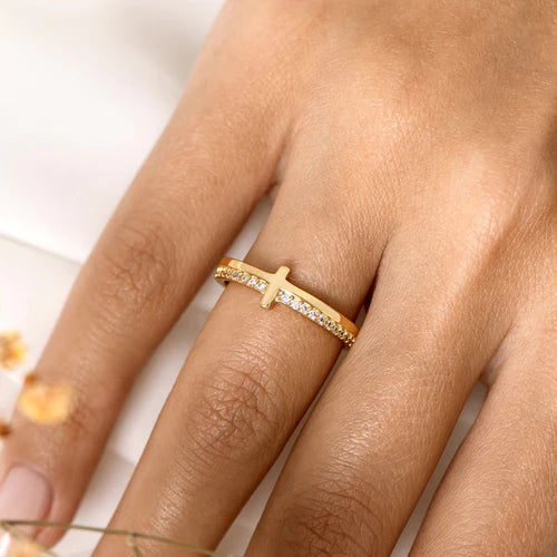 Anillo de mujer elegante y sofisticado