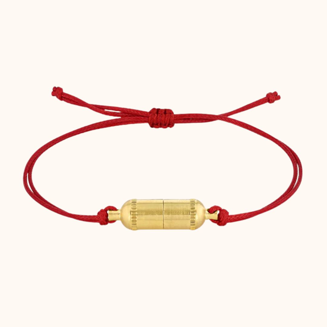 Pulsera con forma de pergamino