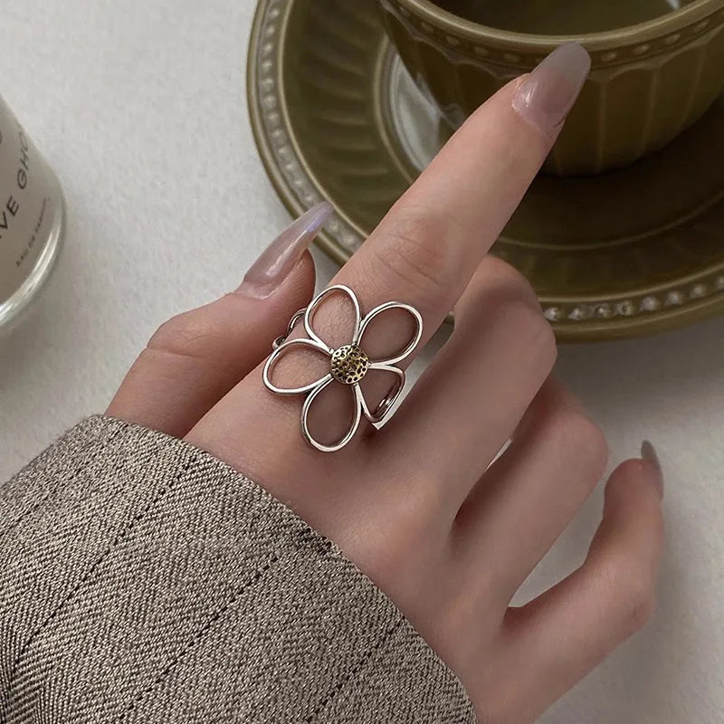 Anillo pétalos de rosas