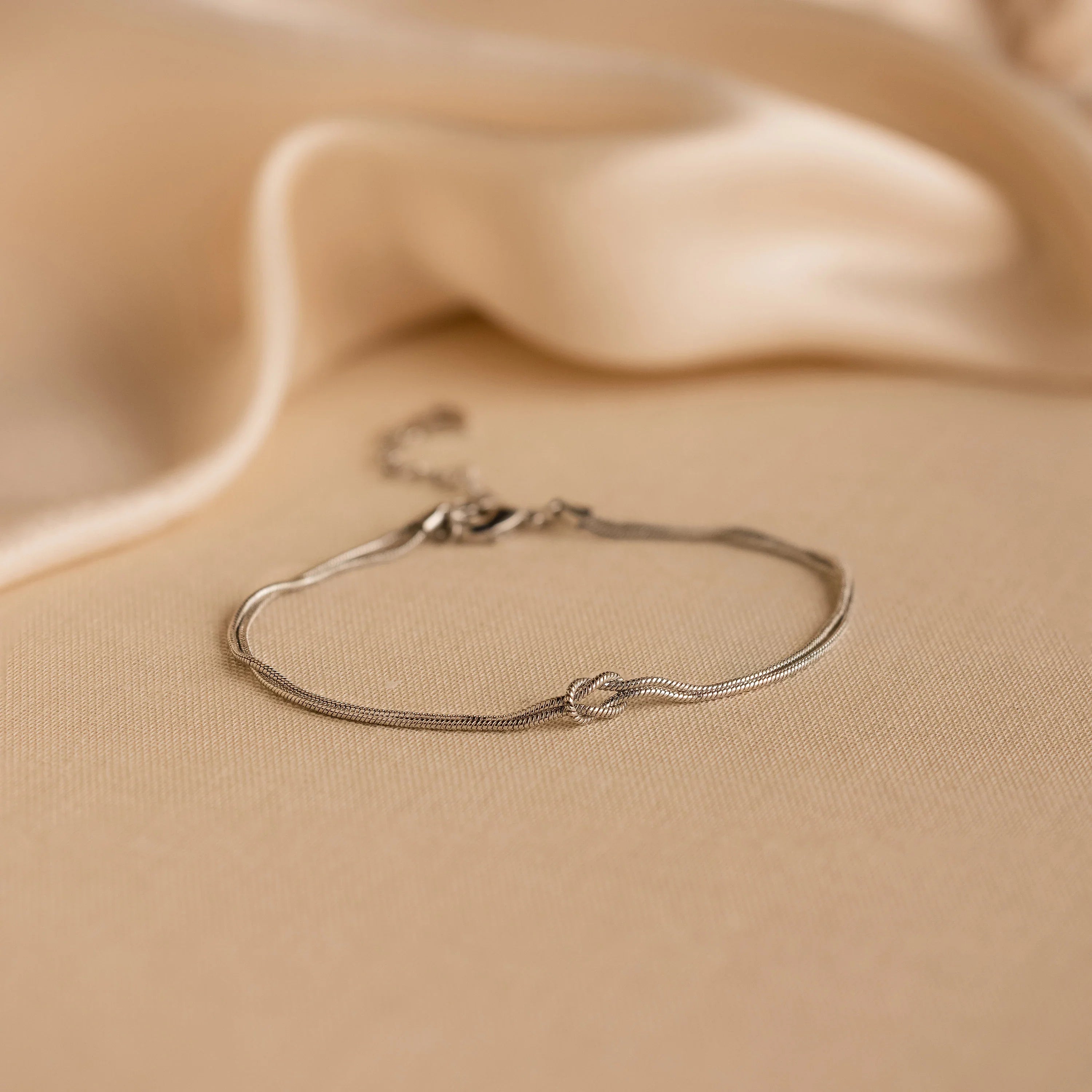 1 Pulsera Nudo Infinito + HOY OTRA GRATIS - Día de la Madre